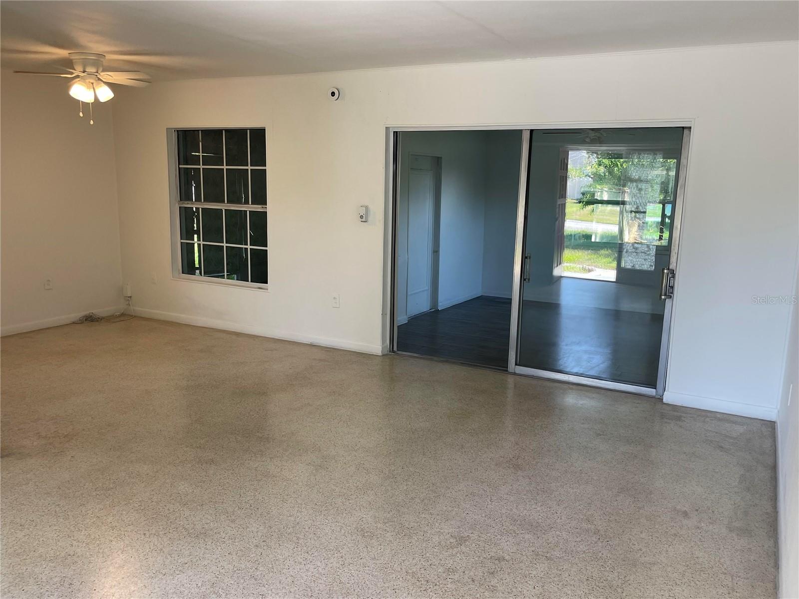 Image 3 of 15 For 3076 Grand View Avenue