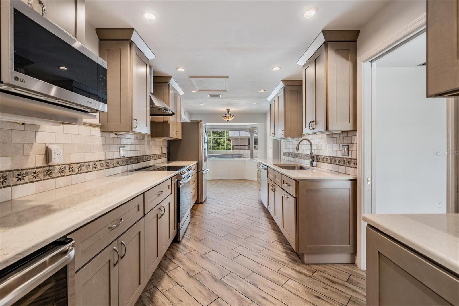 Listing photo id 4 for 1770 Braxton Bragg Lane