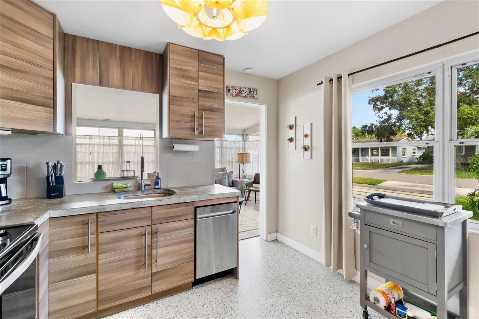Image 9 of 27 For 3626 17th Street N