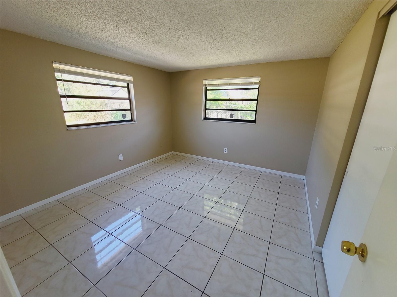 Image 26 of 36 For 4747 15th Avenue S