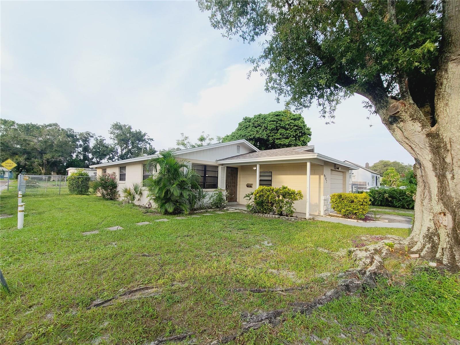 Image 7 of 36 For 4747 15th Avenue S