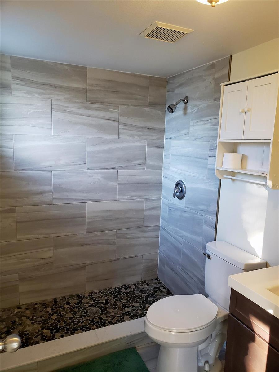 Image 12 of 20 For 15215 Amberly Drive 208