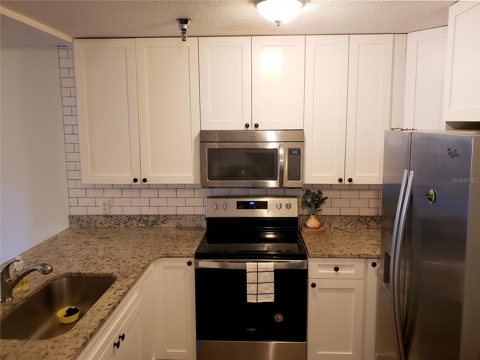 Image 3 of 20 For 15215 Amberly Drive 208