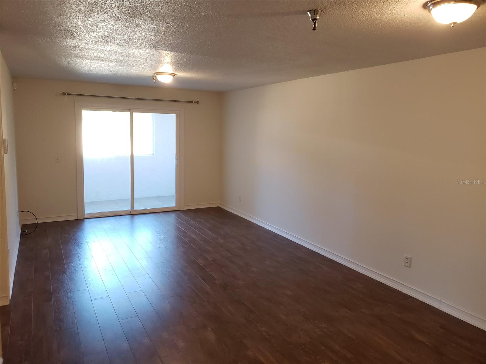 Image 5 of 20 For 15215 Amberly Drive 208