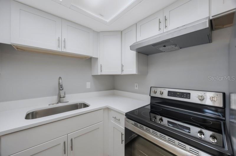 Image 10 of 18 For 6810-6820 Park Street South  16