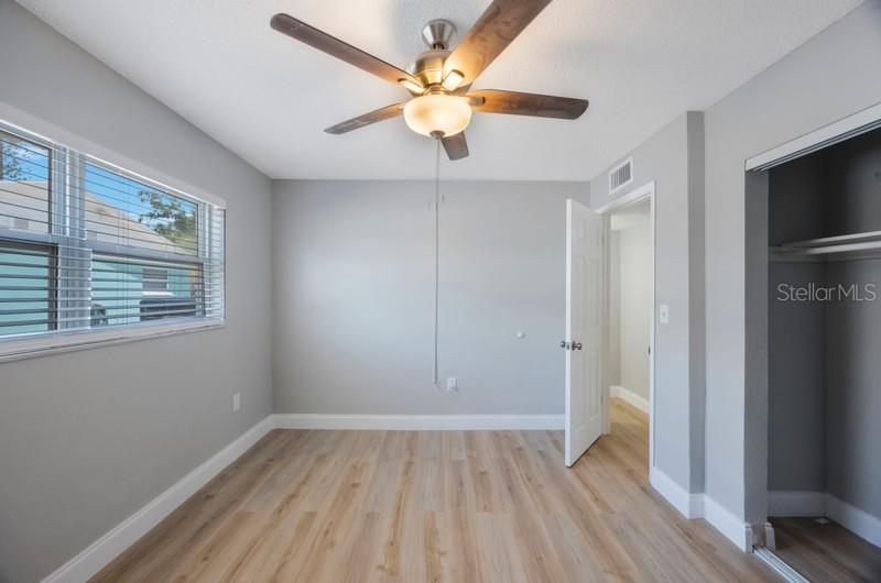 Image 11 of 18 For 6810-6820 Park Street South  16