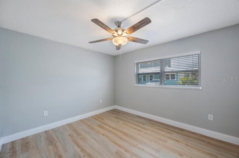 Image 12 of 18 For 6810-6820 Park Street South  16