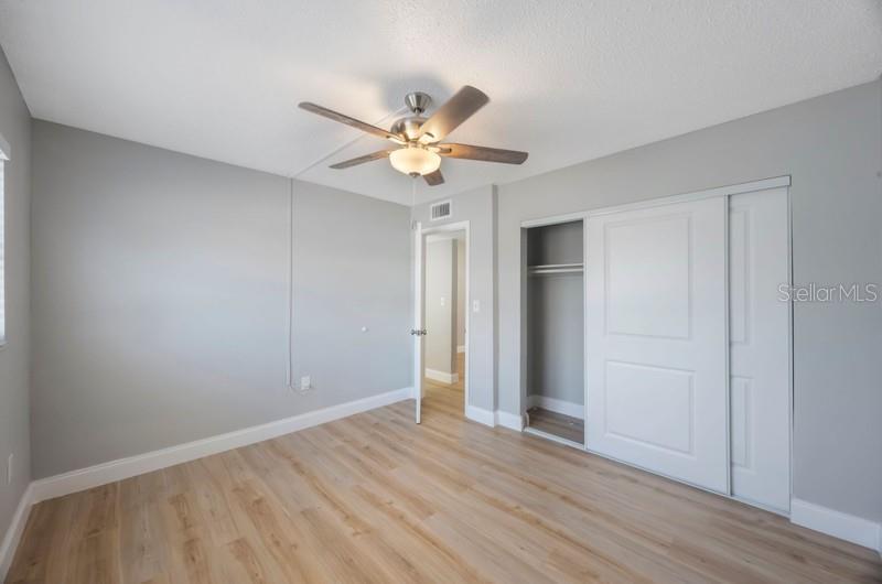 Image 13 of 18 For 6810-6820 Park Street South  16