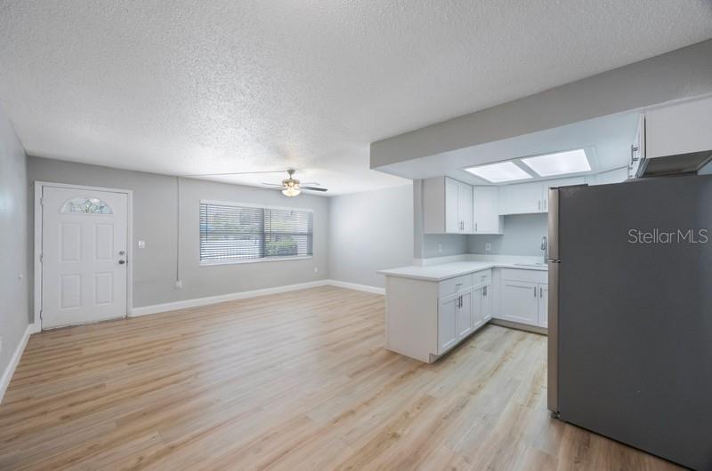 Image 7 of 18 For 6810-6820 Park Street South  16