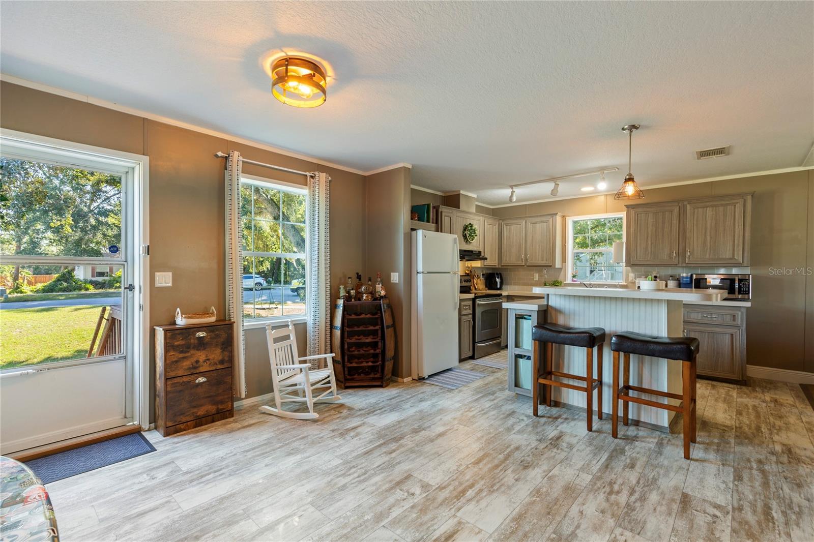 Image 4 of 20 For 12804 Cliffside Place