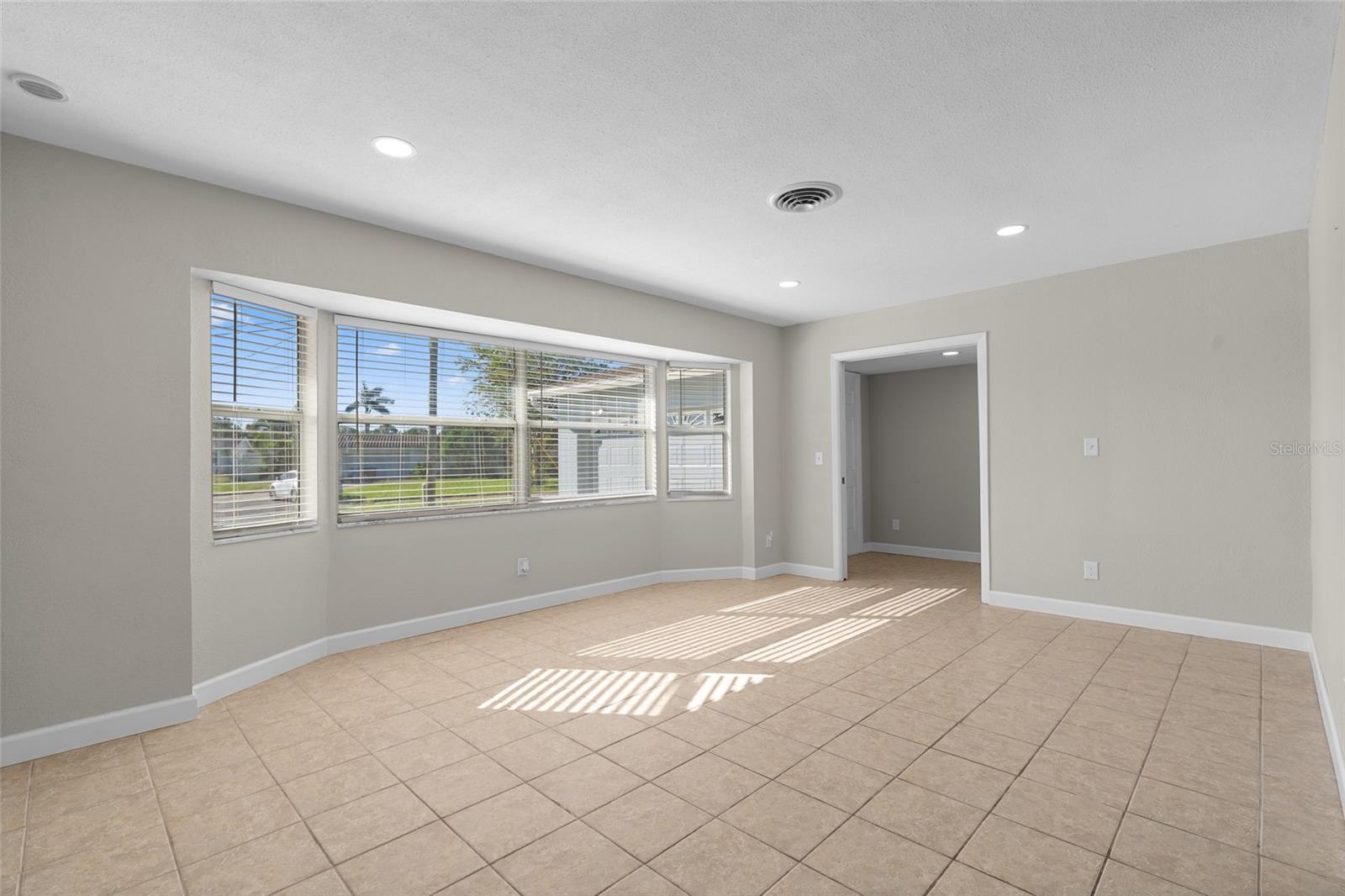 Image 11 of 50 For 9318 1st Street N