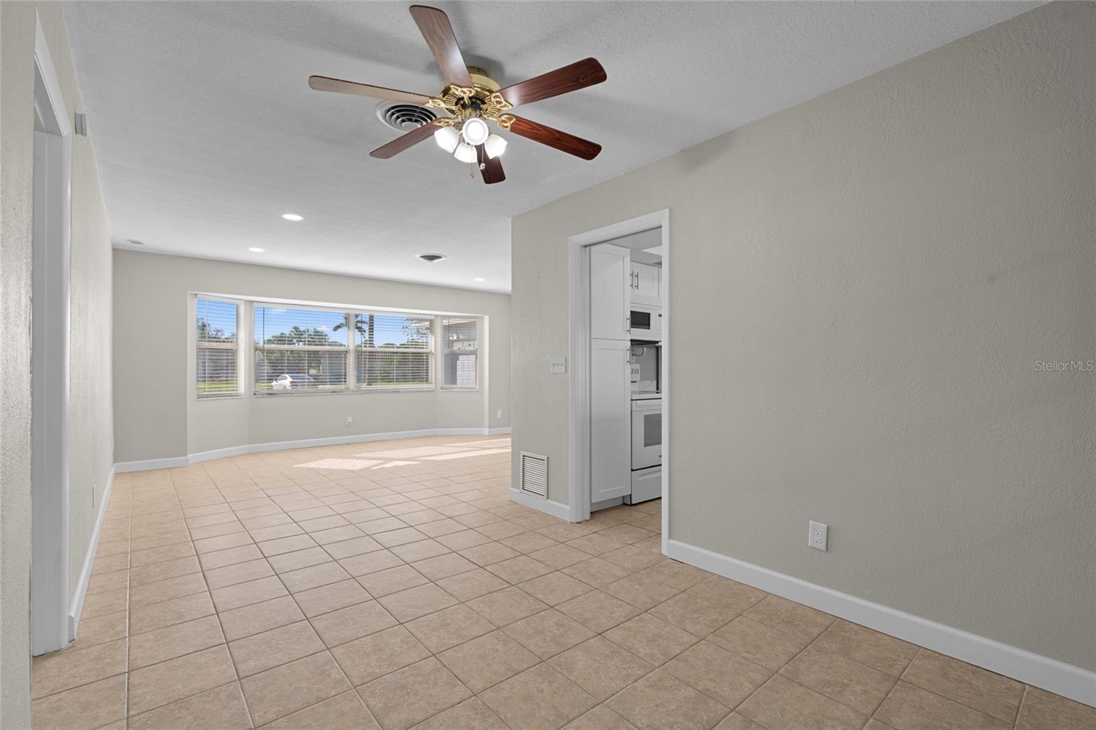 Image 19 of 50 For 9318 1st Street N