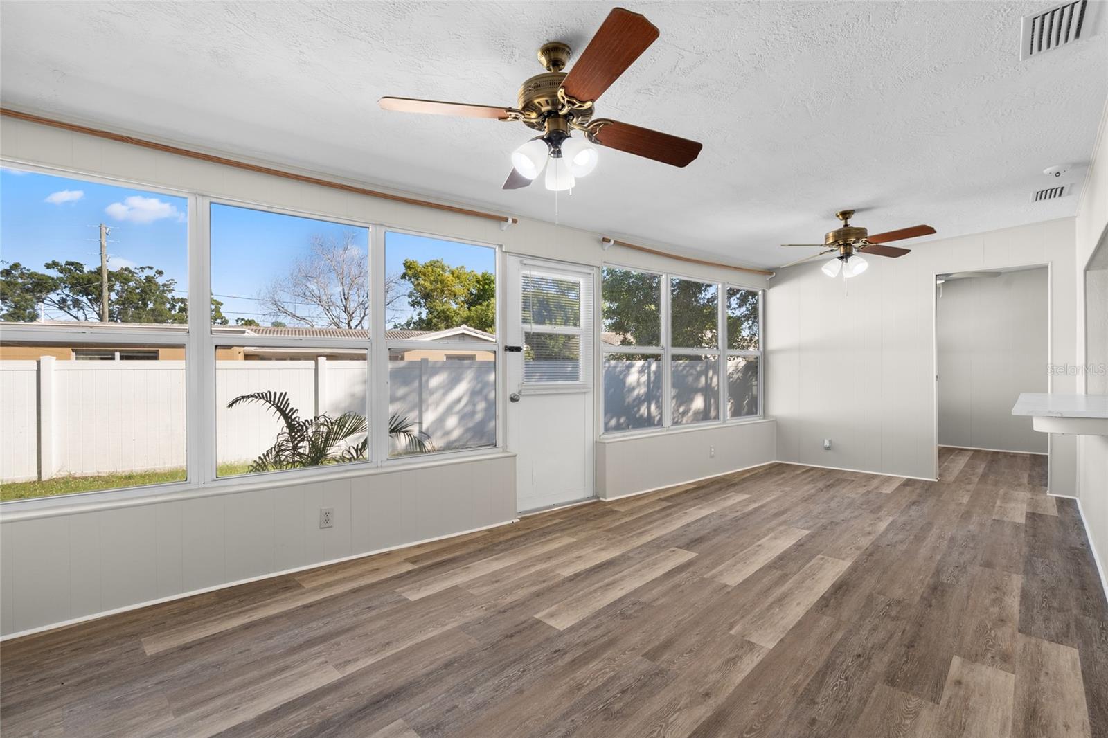 Image 20 of 50 For 9318 1st Street N