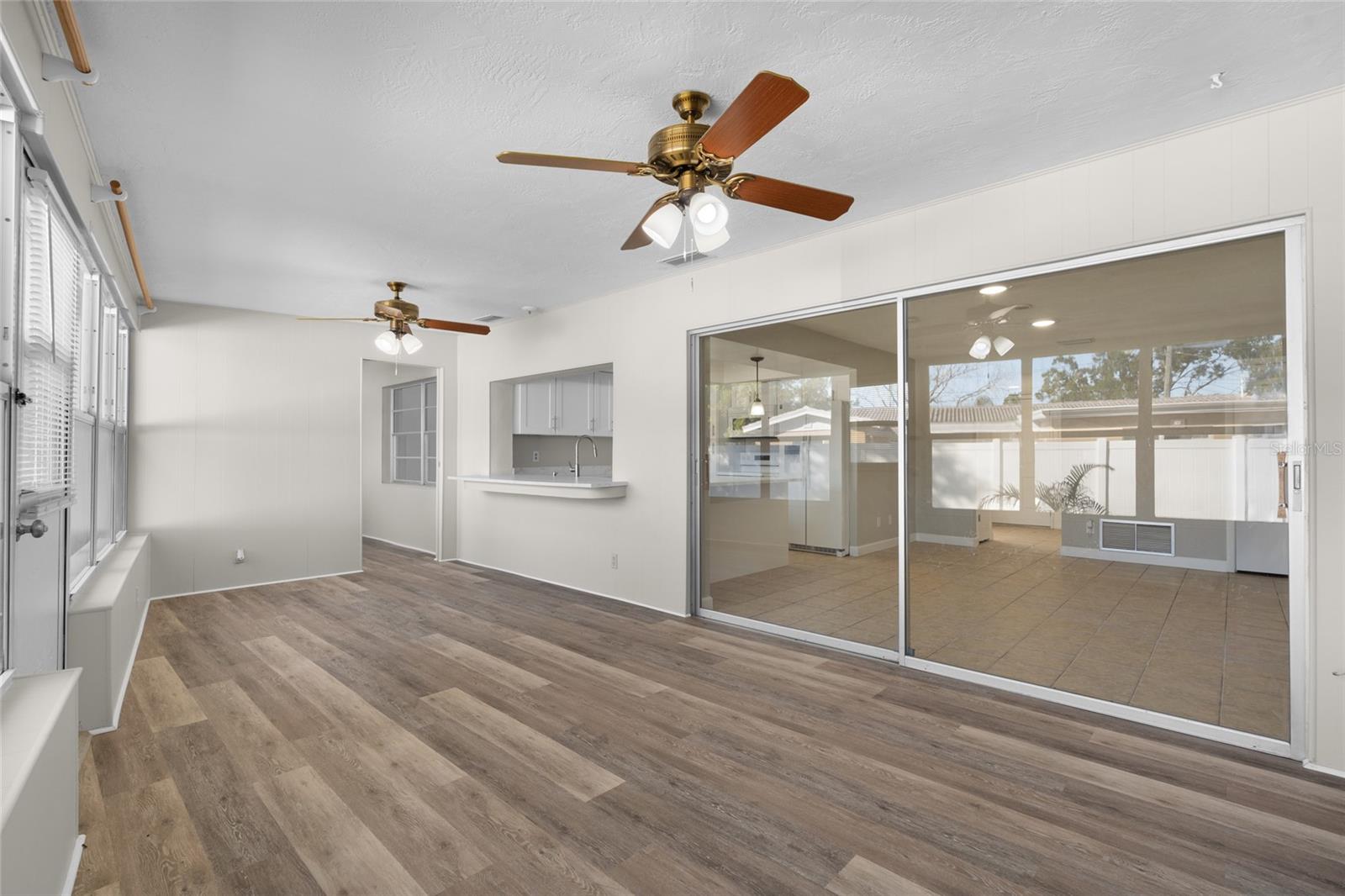 Image 22 of 50 For 9318 1st Street N