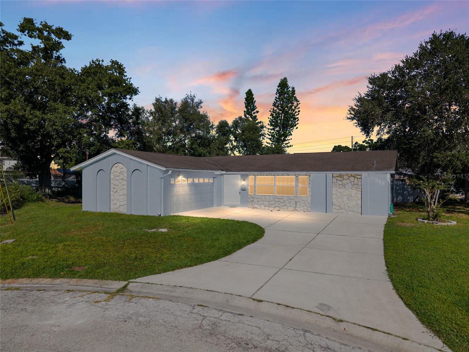 Image 4 of 50 For 9318 1st Street N
