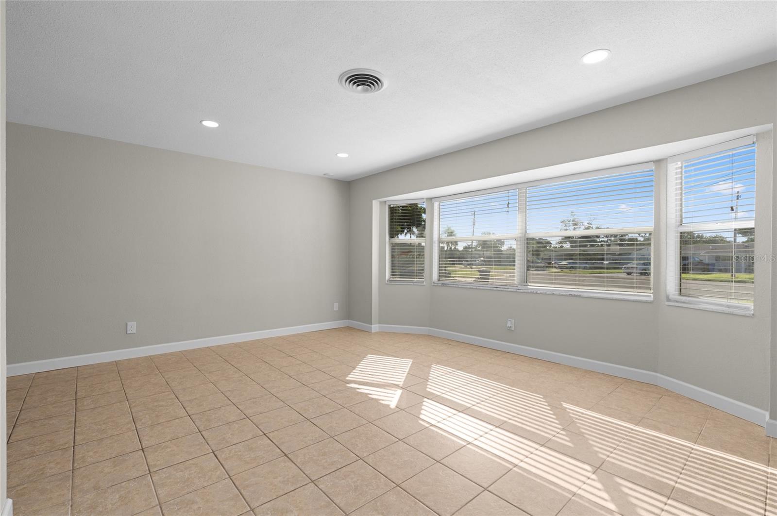 Image 9 of 50 For 9318 1st Street N