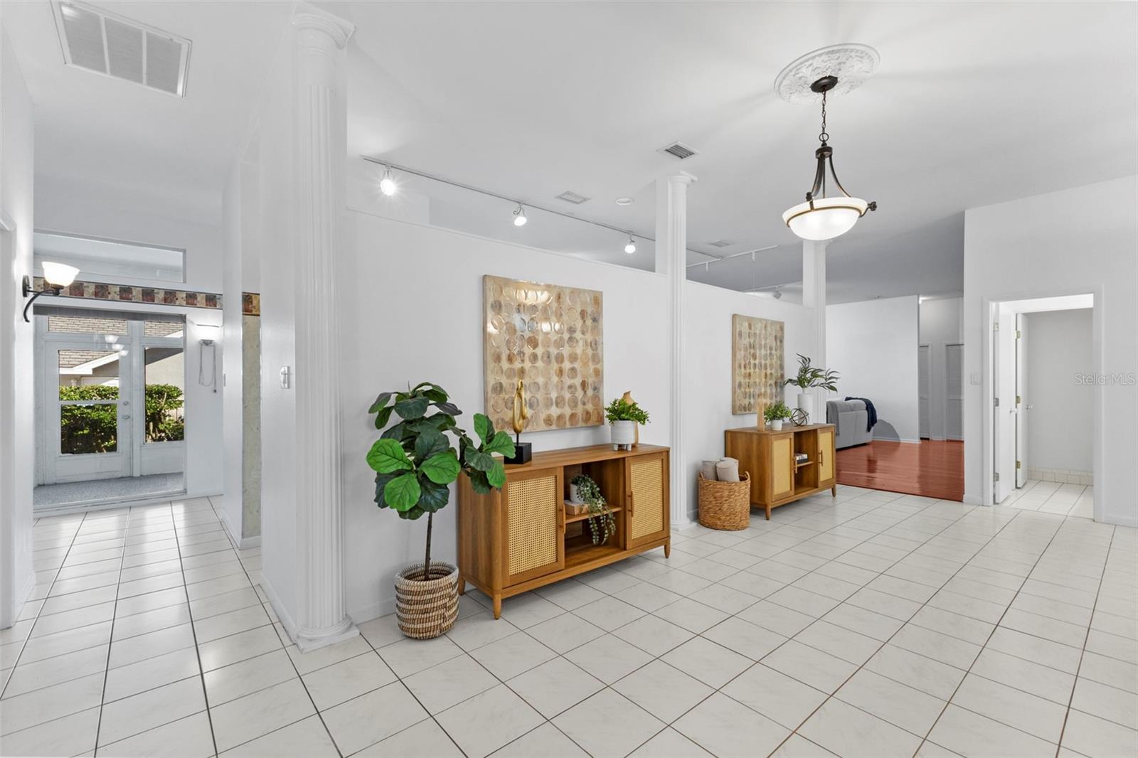 Image 10 of 55 For 642 Weathersfield Drive
