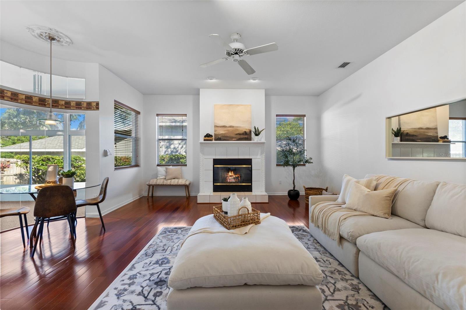 Image 11 of 55 For 642 Weathersfield Drive
