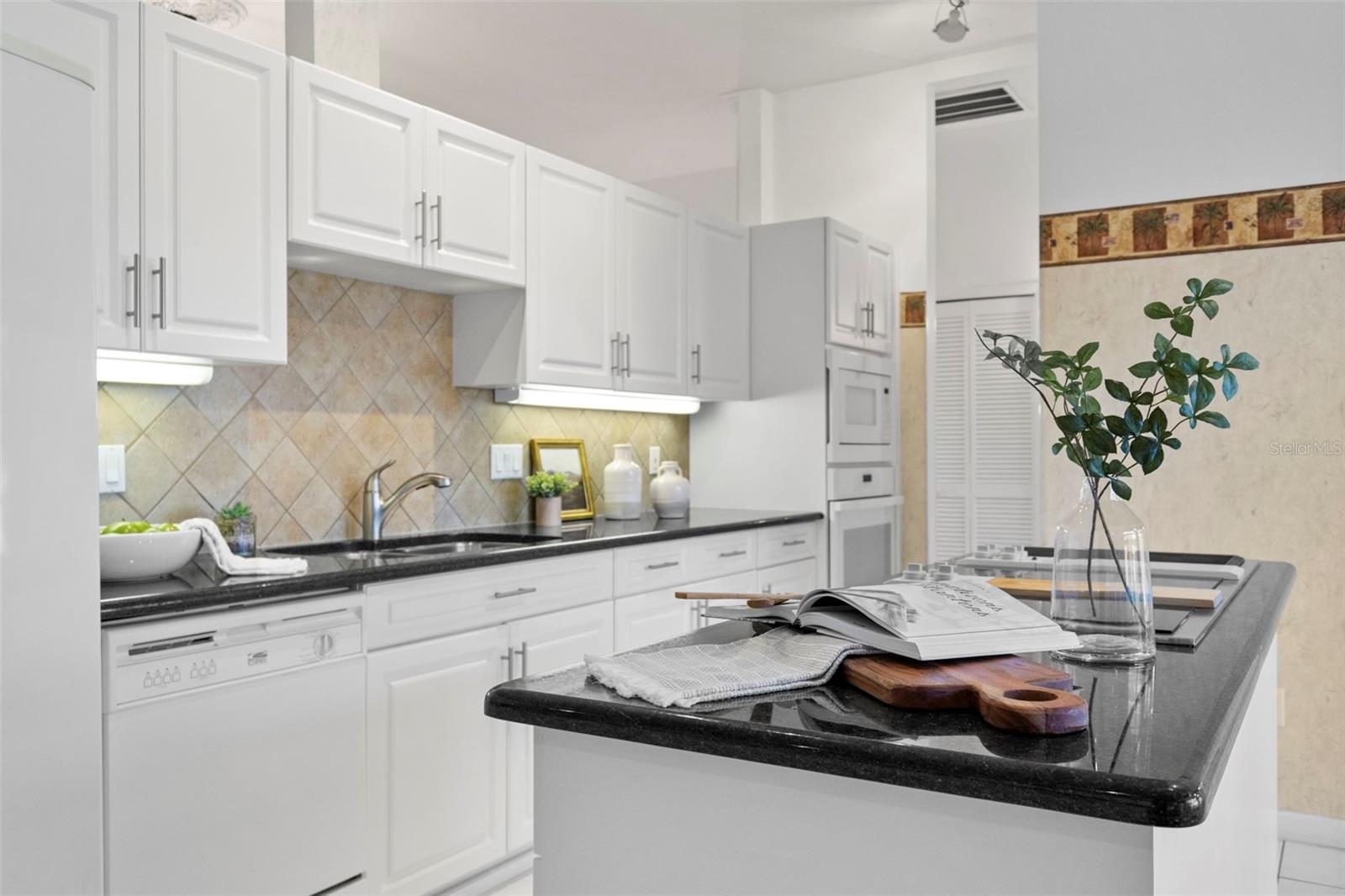 Image 22 of 55 For 642 Weathersfield Drive