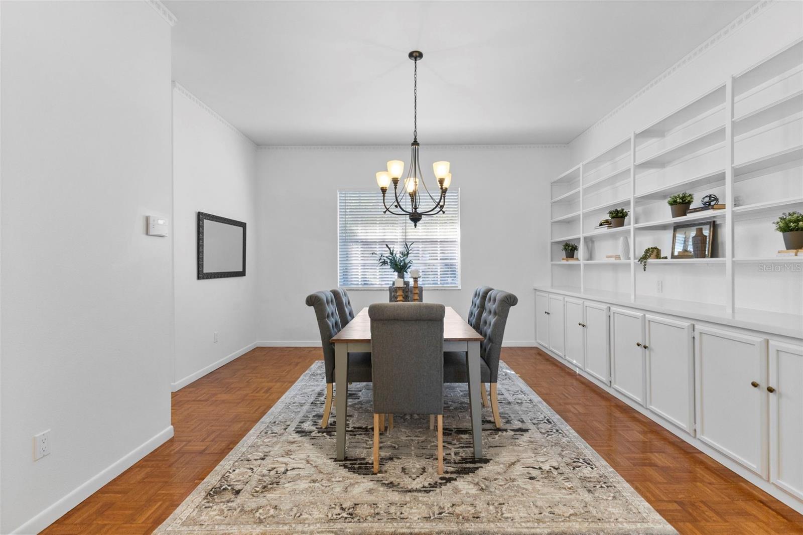 Image 4 of 55 For 642 Weathersfield Drive