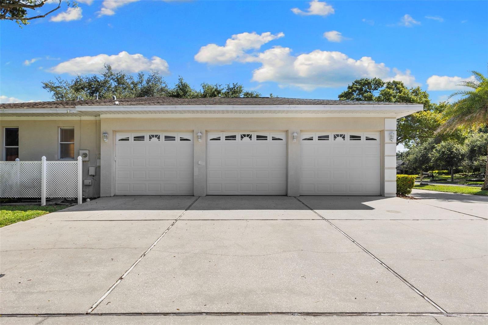 Image 42 of 55 For 642 Weathersfield Drive