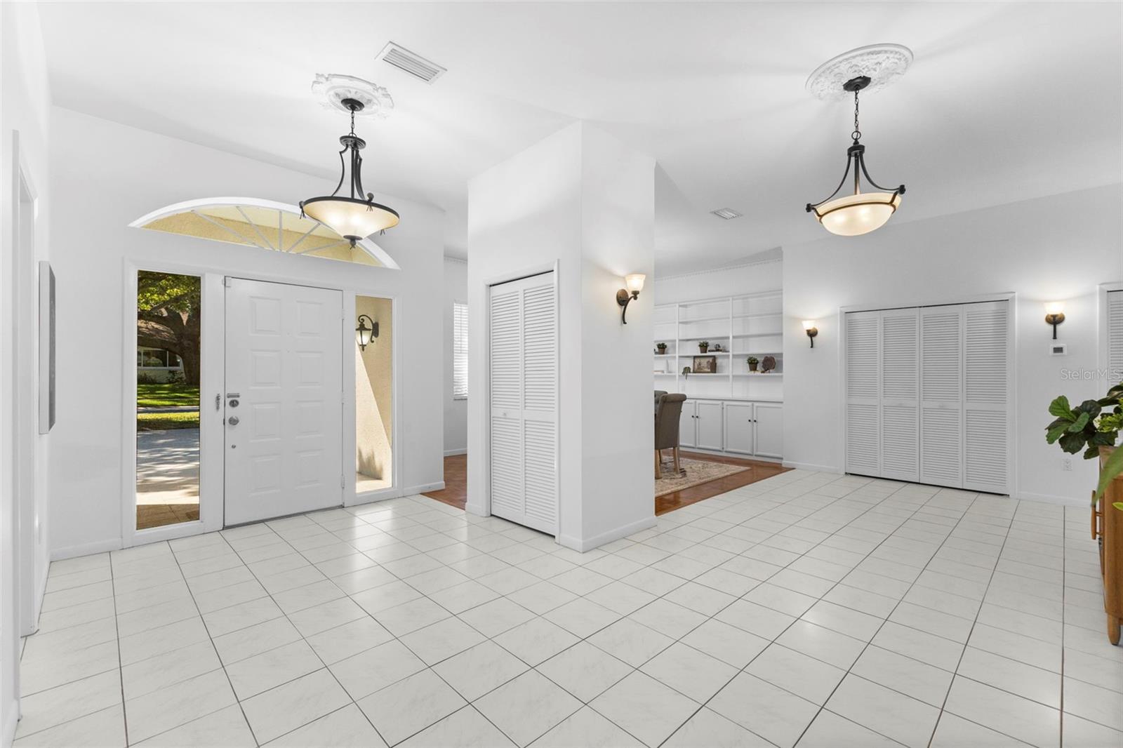 Image 8 of 55 For 642 Weathersfield Drive