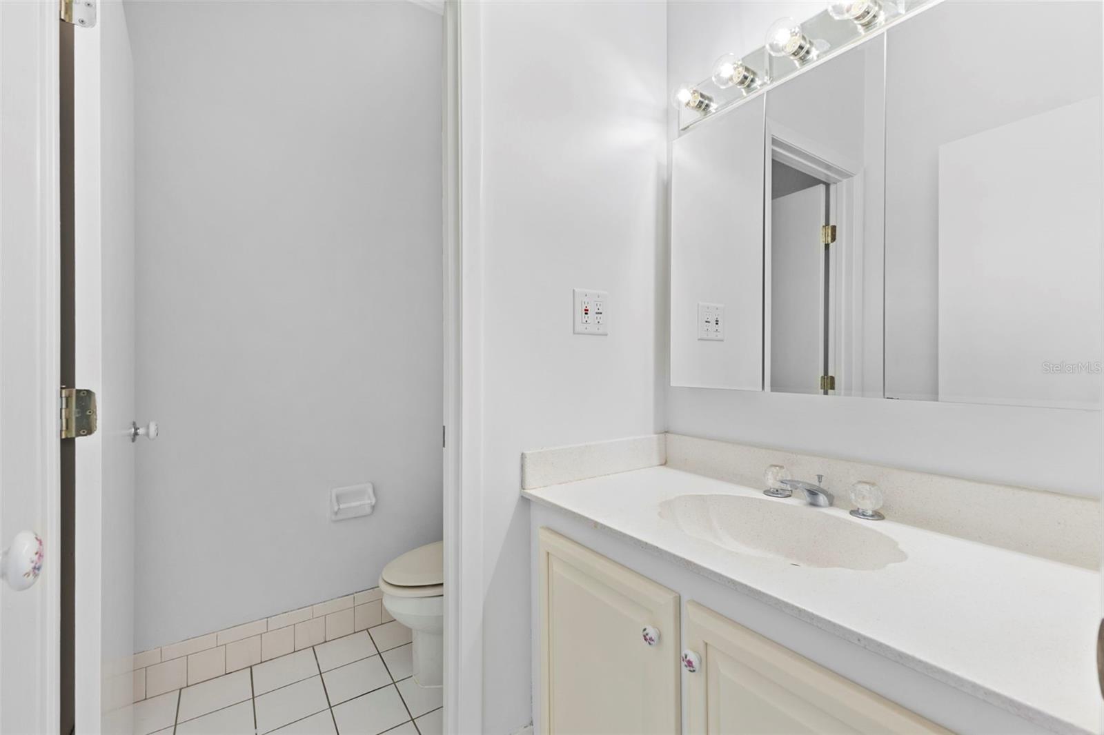 Image 9 of 55 For 642 Weathersfield Drive