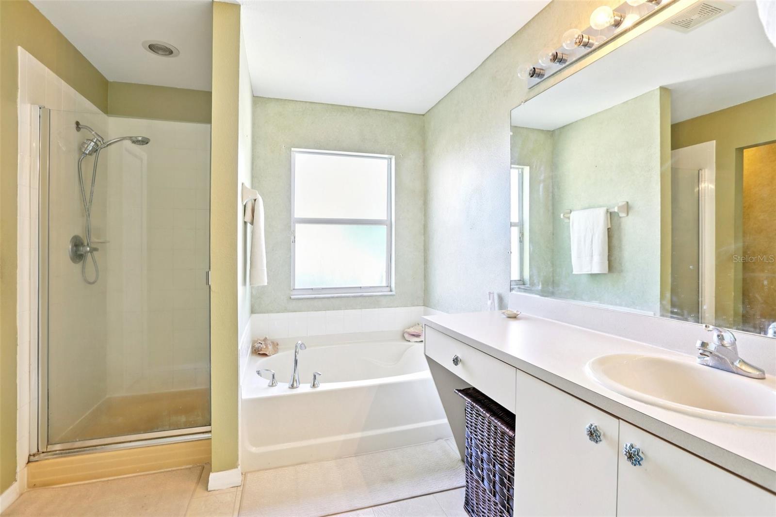 Image 13 of 69 For 11511 Crestlake Village Drive