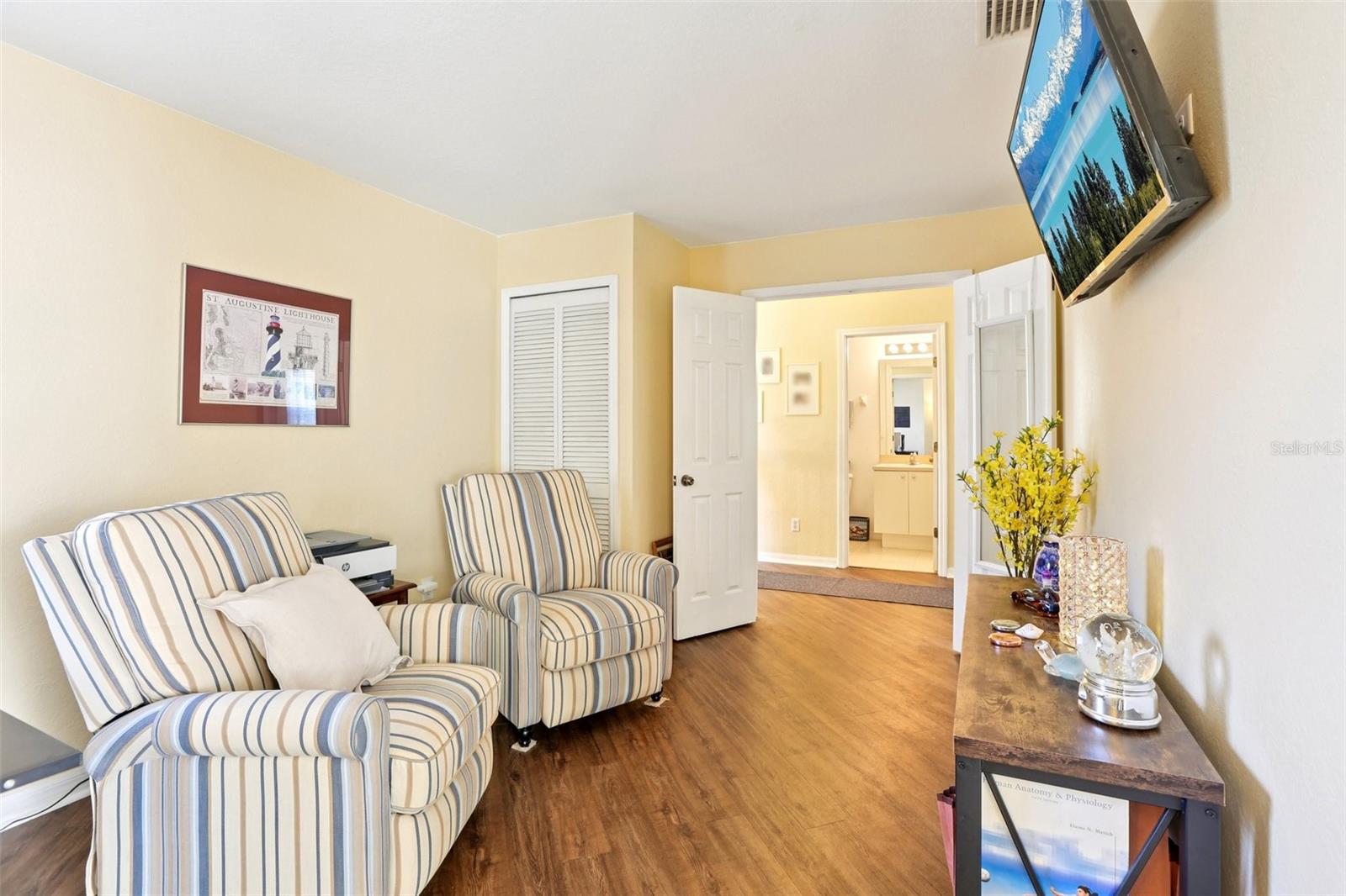 Image 18 of 69 For 11511 Crestlake Village Drive