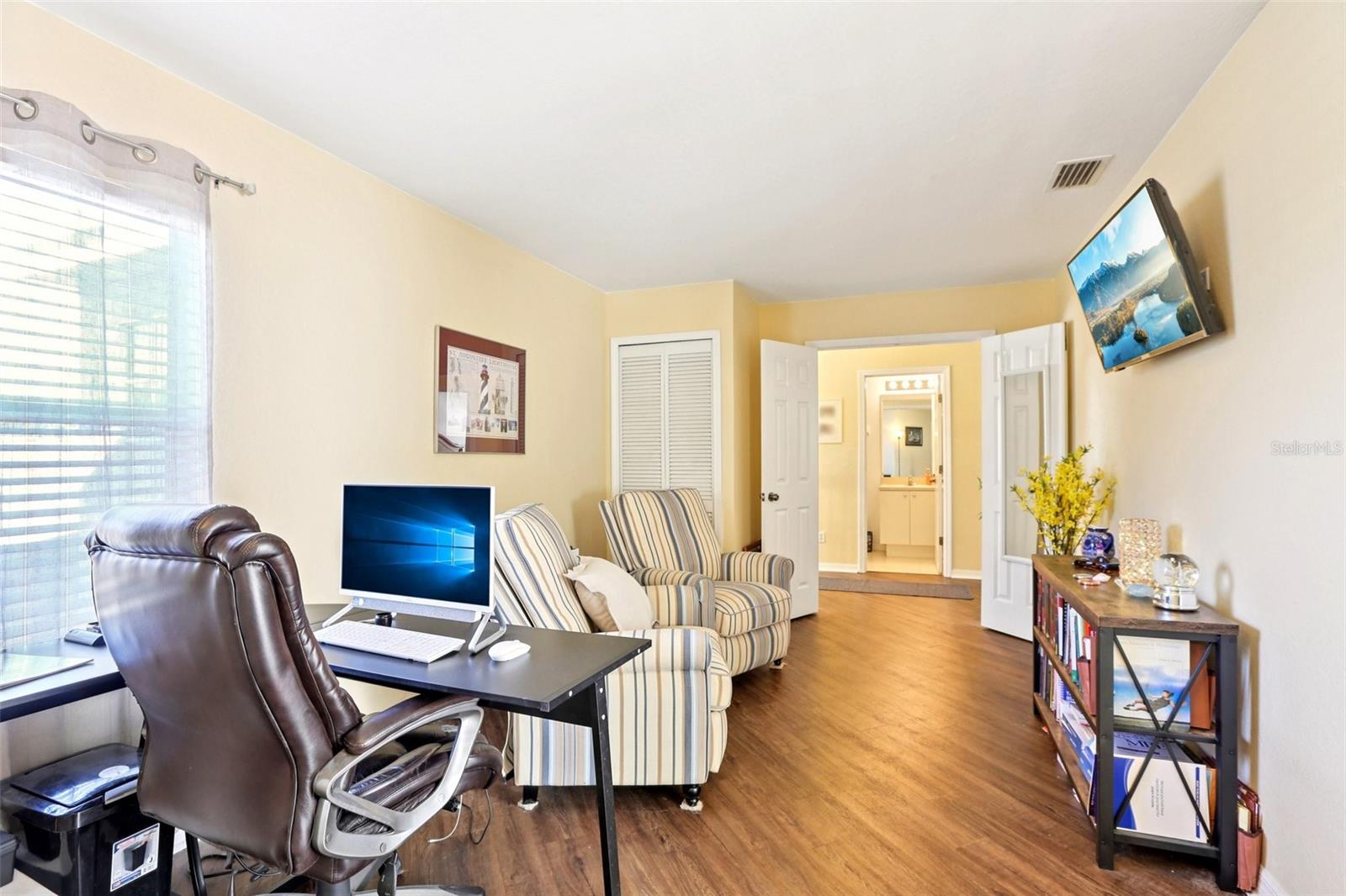 Image 20 of 69 For 11511 Crestlake Village Drive