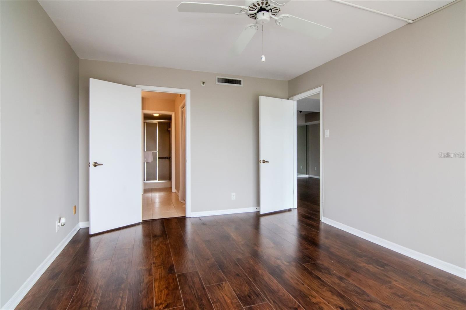 Image 14 of 18 For 3211 Swann Avenue 502