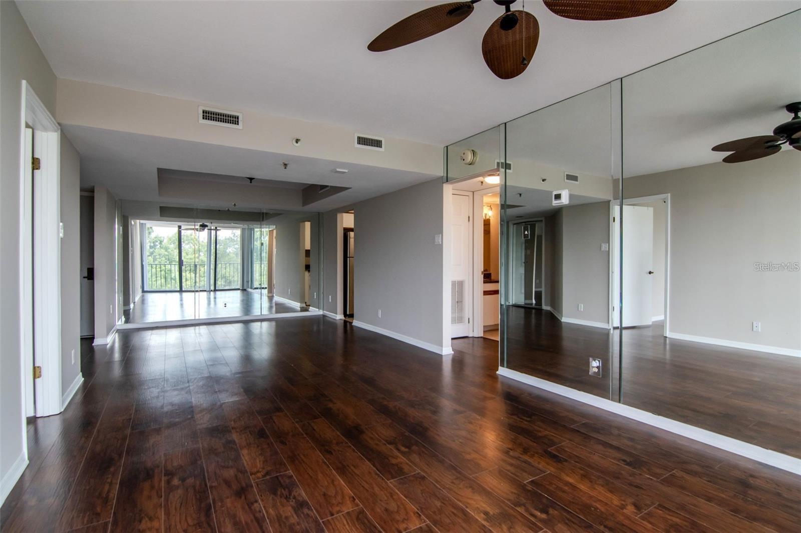 Image 3 of 18 For 3211 Swann Avenue 502