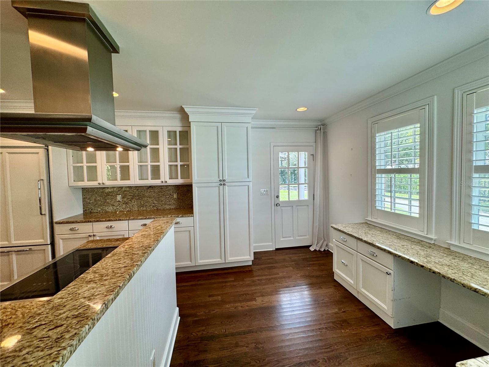 Image 4 of 14 For 912 Himes Avenue