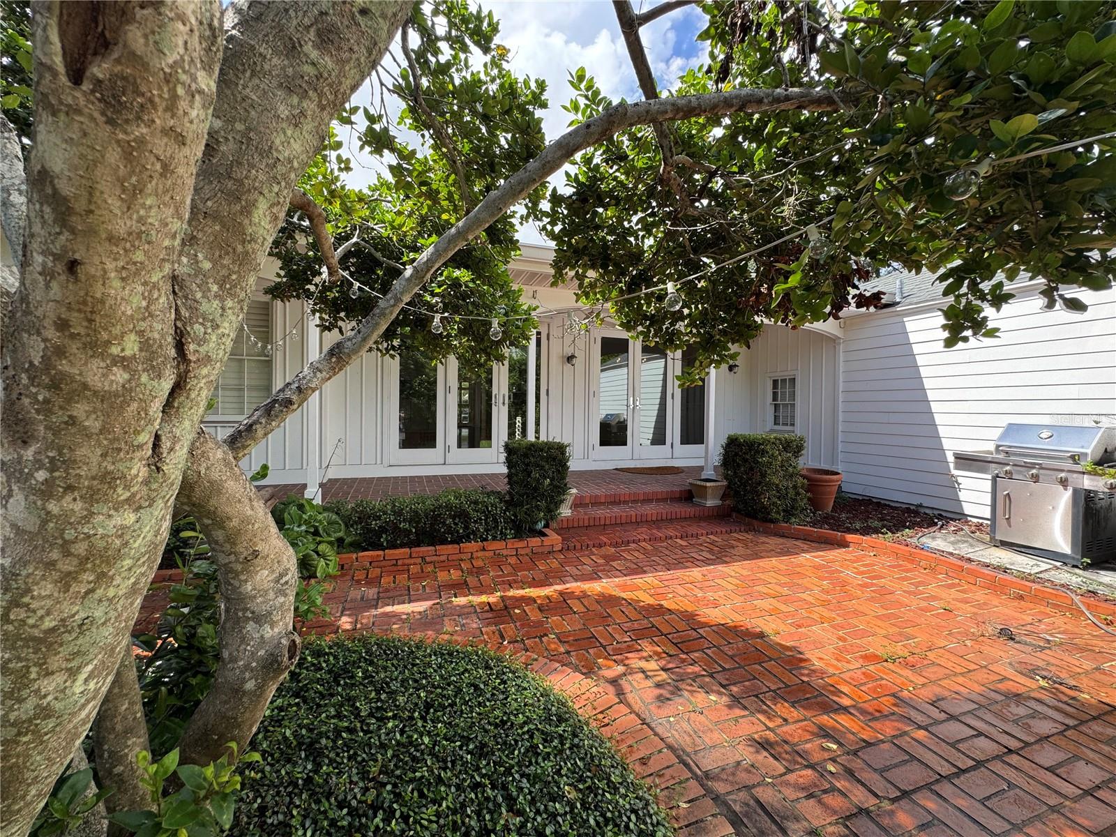 Image 5 of 14 For 912 Himes Avenue