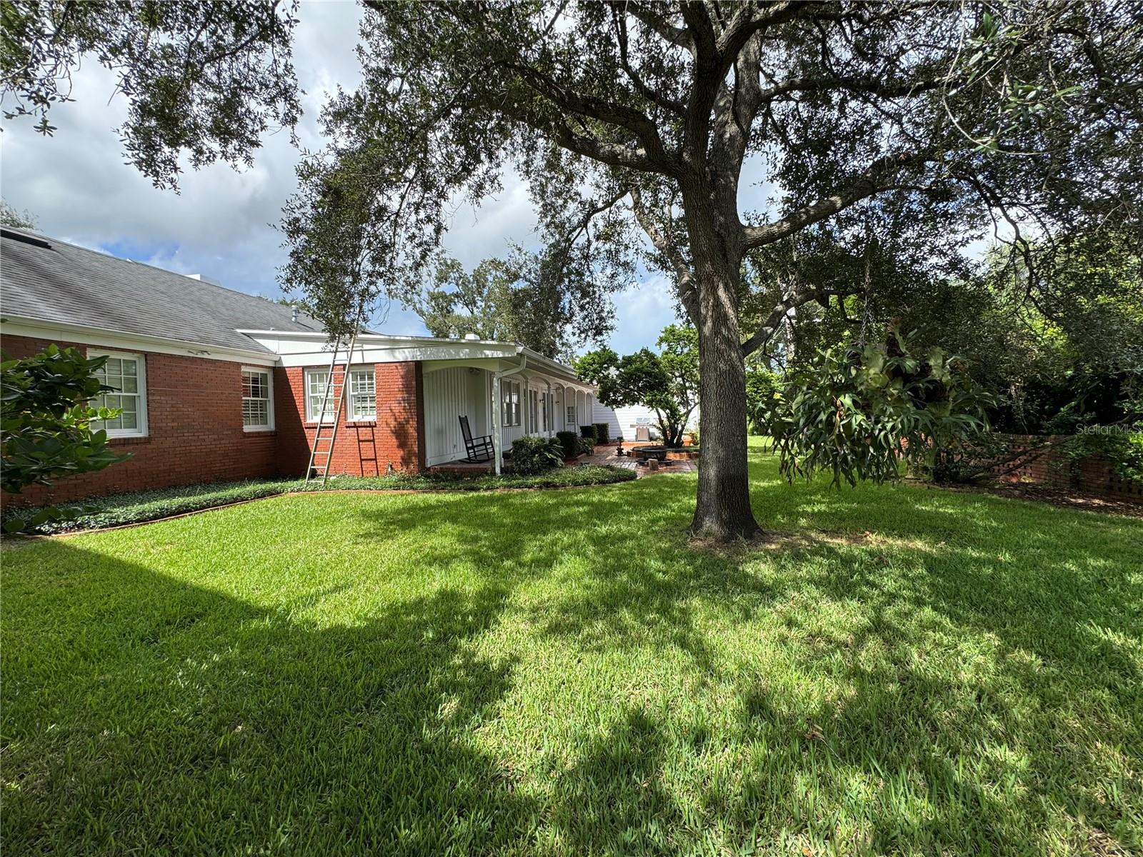 Image 6 of 14 For 912 Himes Avenue
