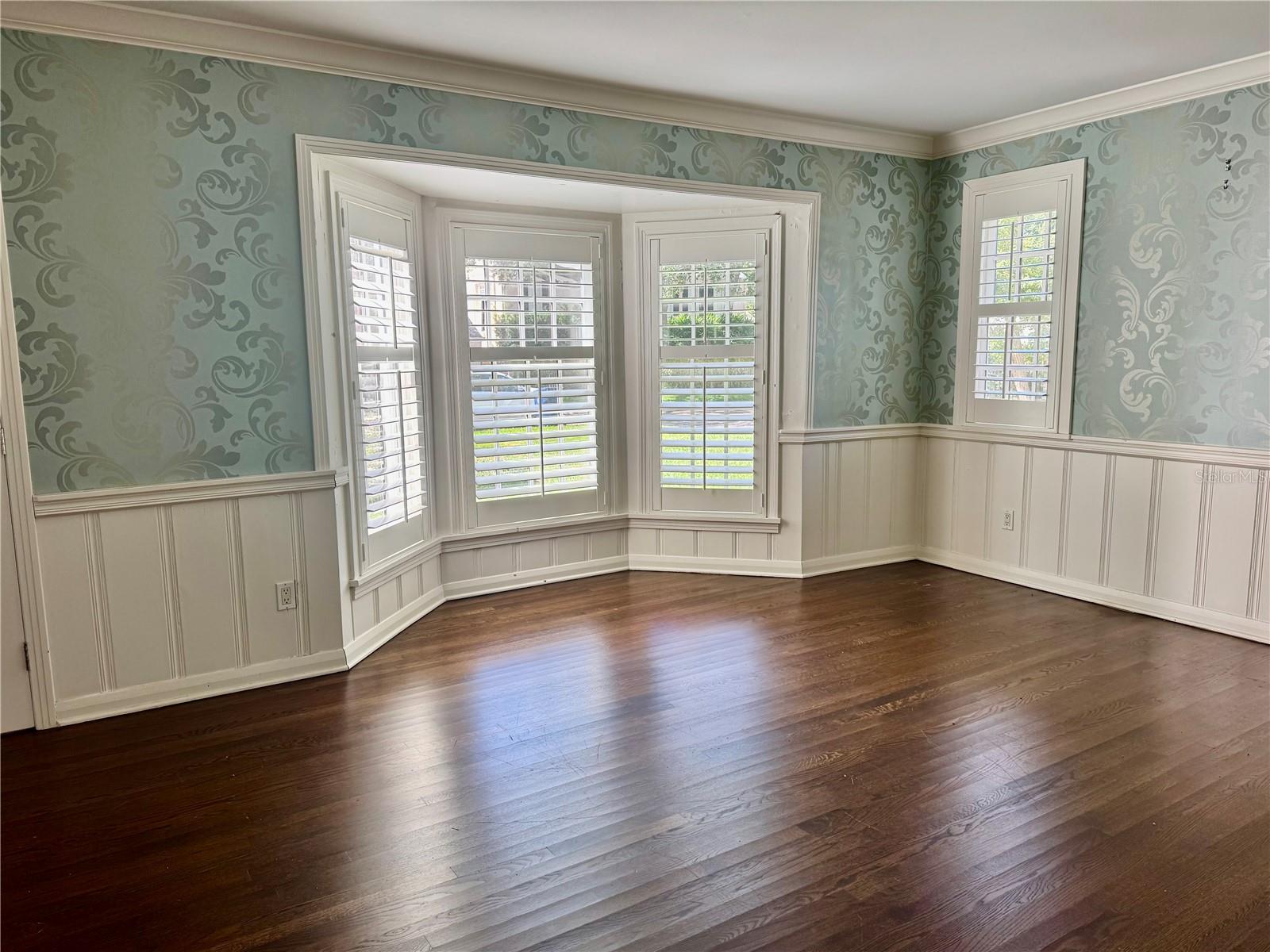 Image 8 of 14 For 912 Himes Avenue