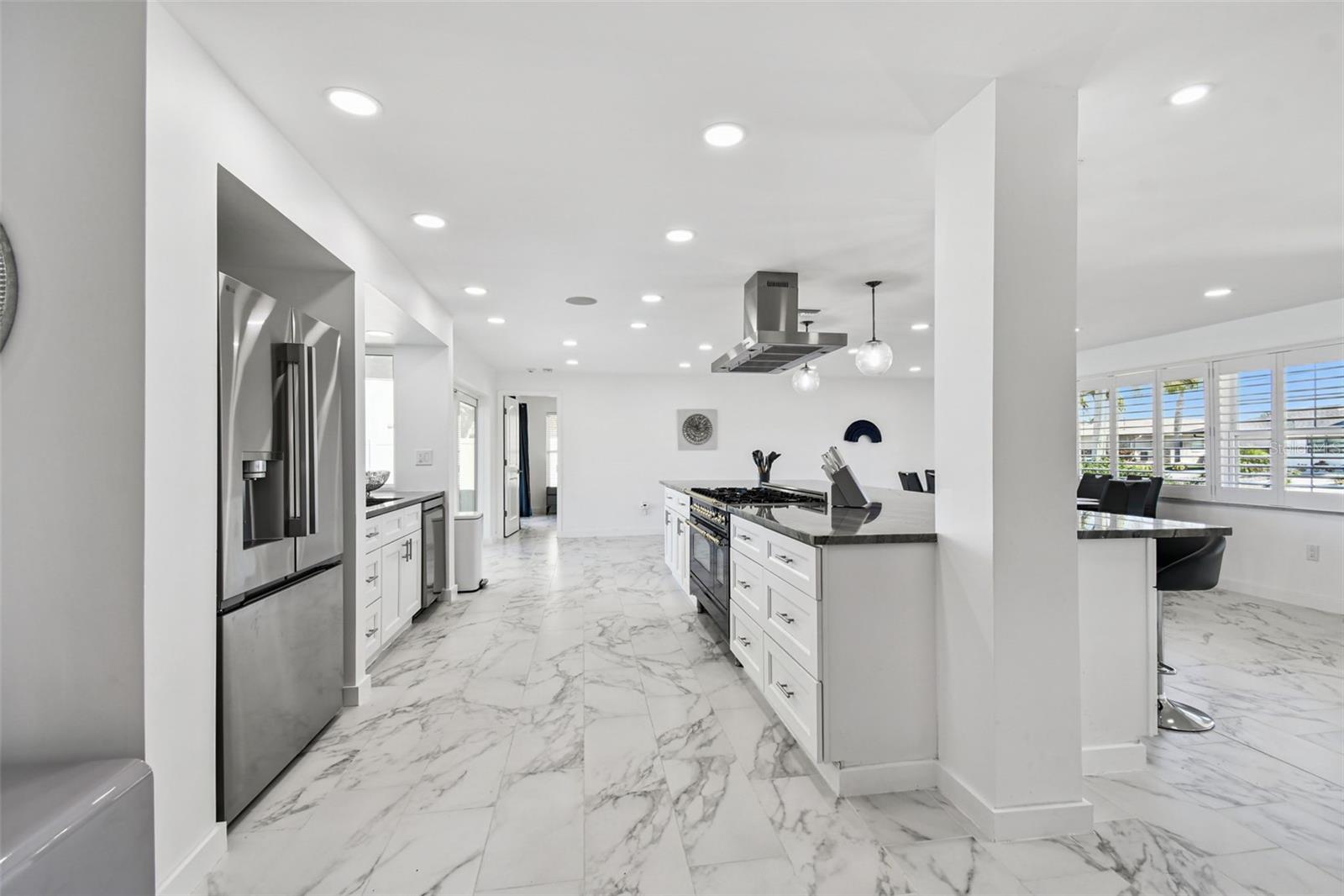 Image 12 of 82 For 340 Palm Island Ne