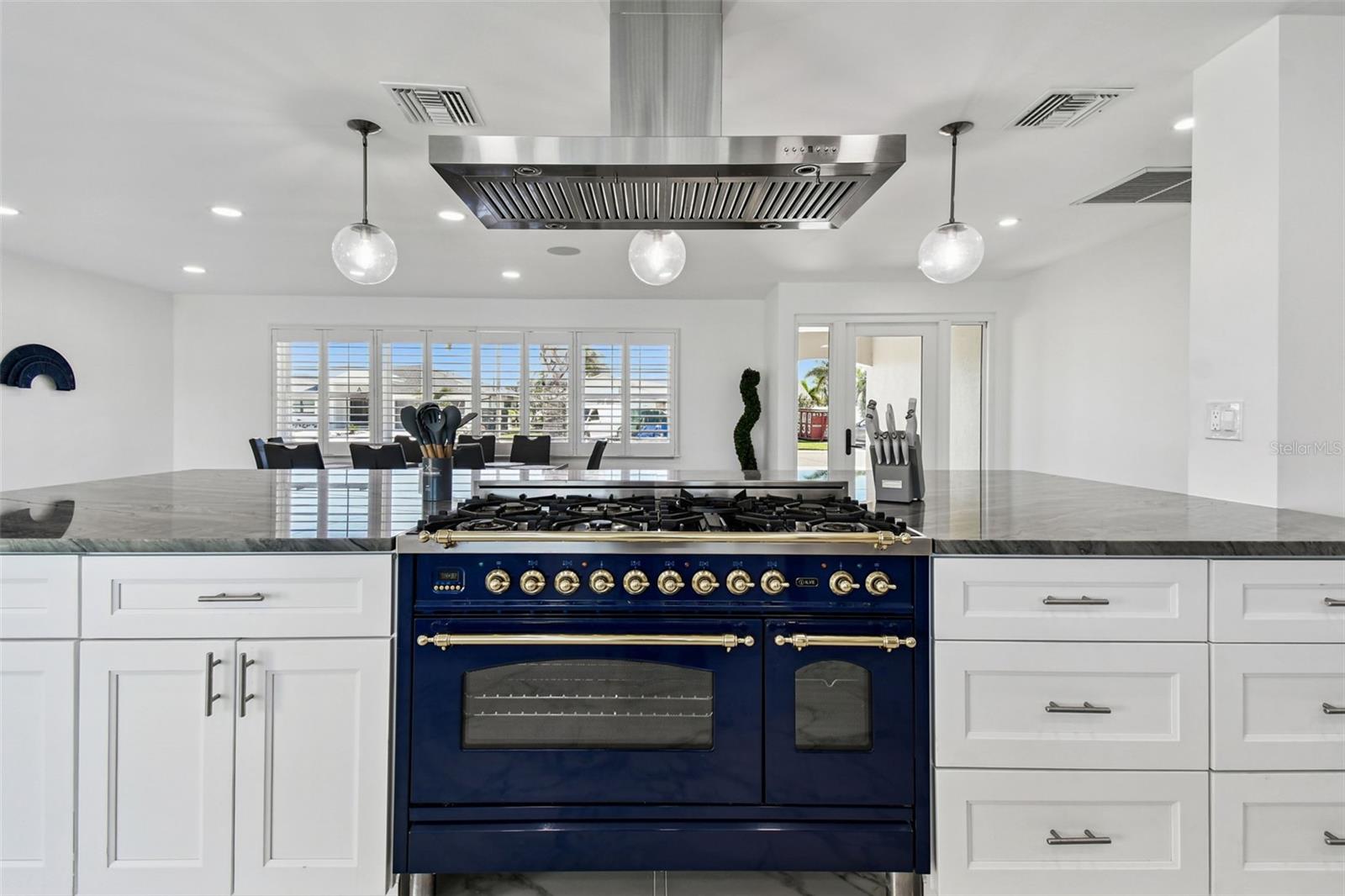 Image 15 of 82 For 340 Palm Island Ne