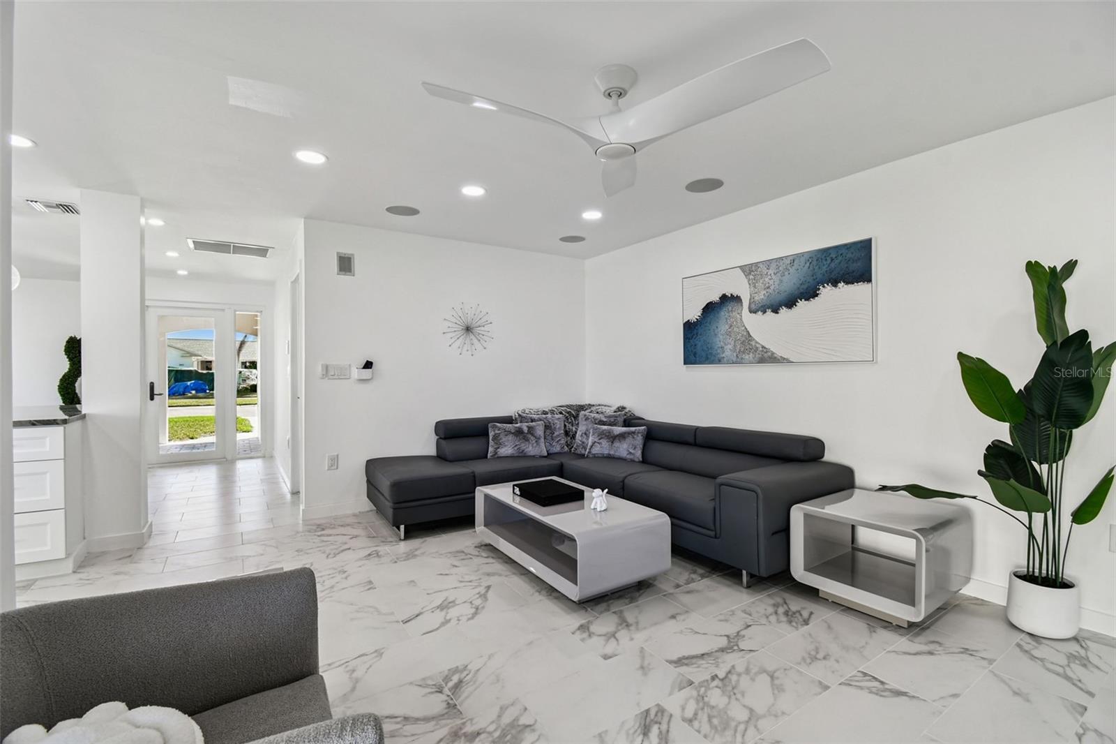 Image 22 of 82 For 340 Palm Island Ne