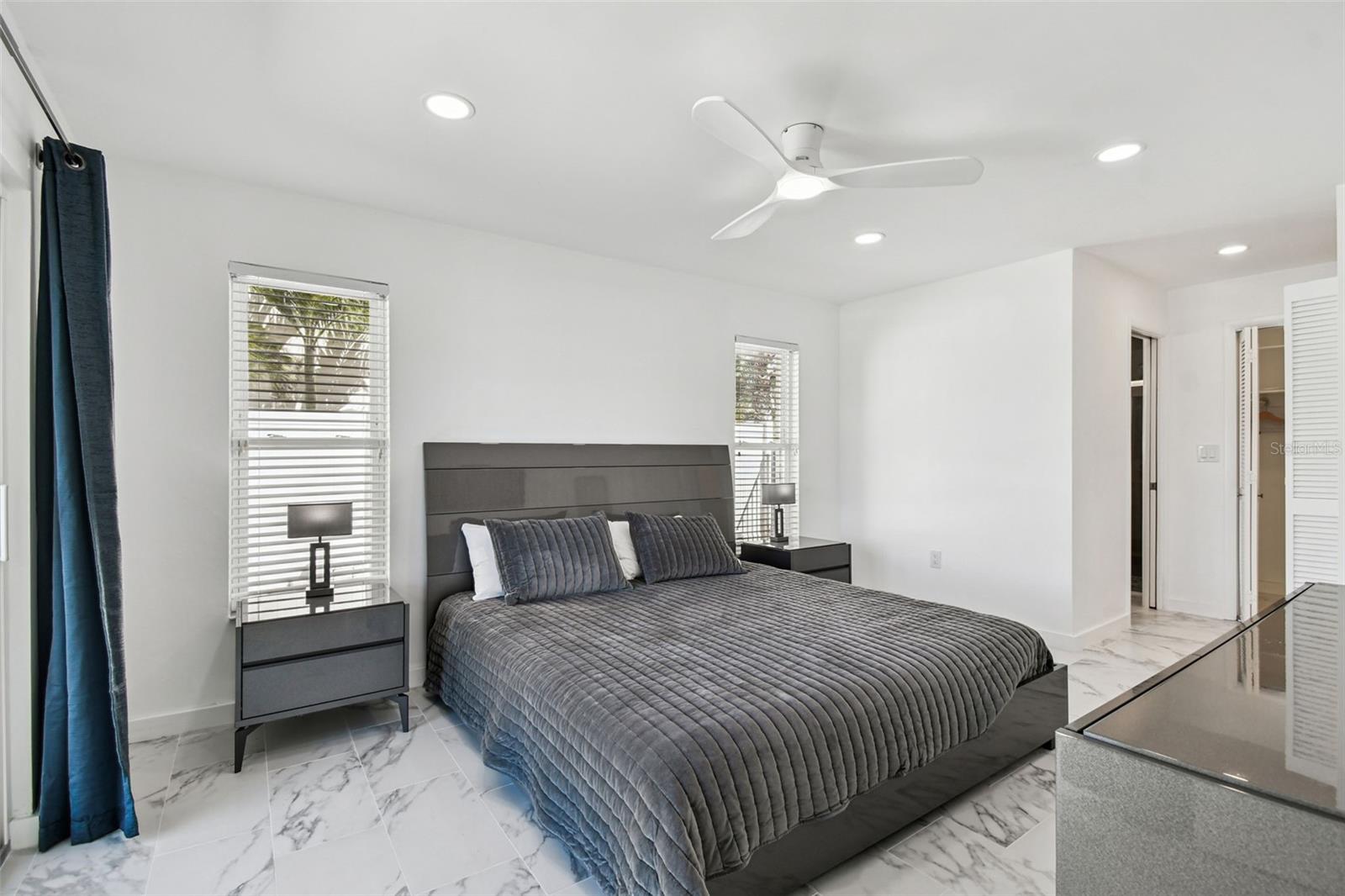 Image 26 of 82 For 340 Palm Island Ne