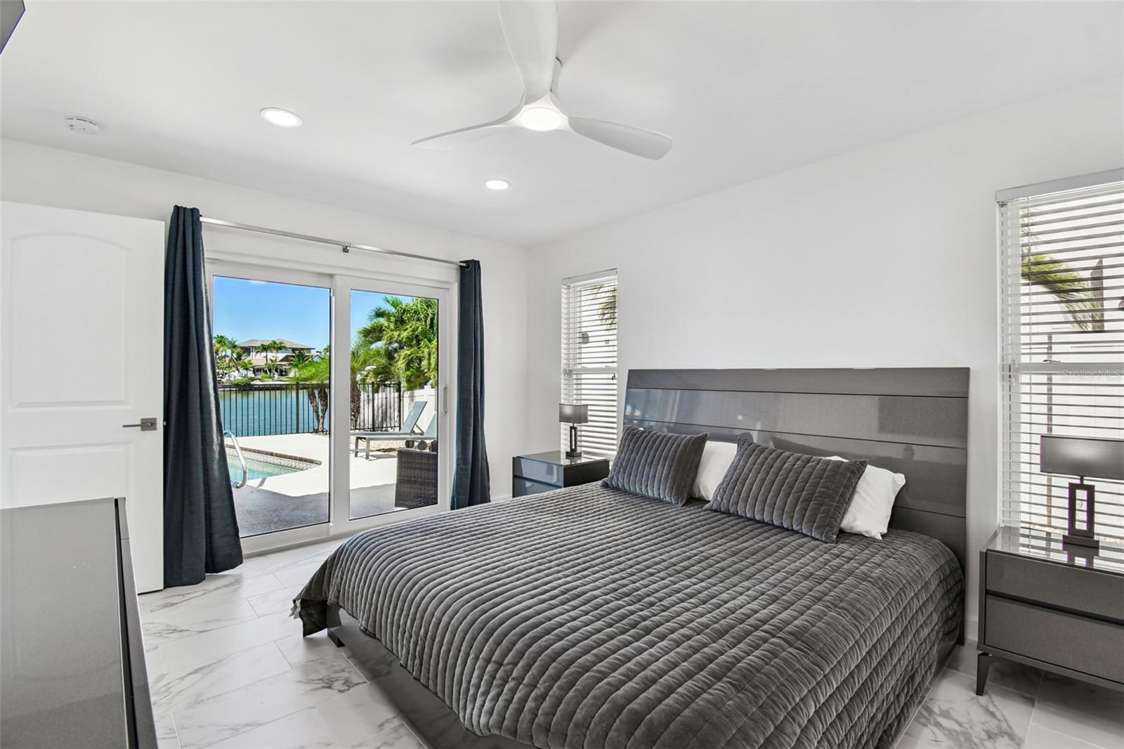 Image 27 of 82 For 340 Palm Island Ne