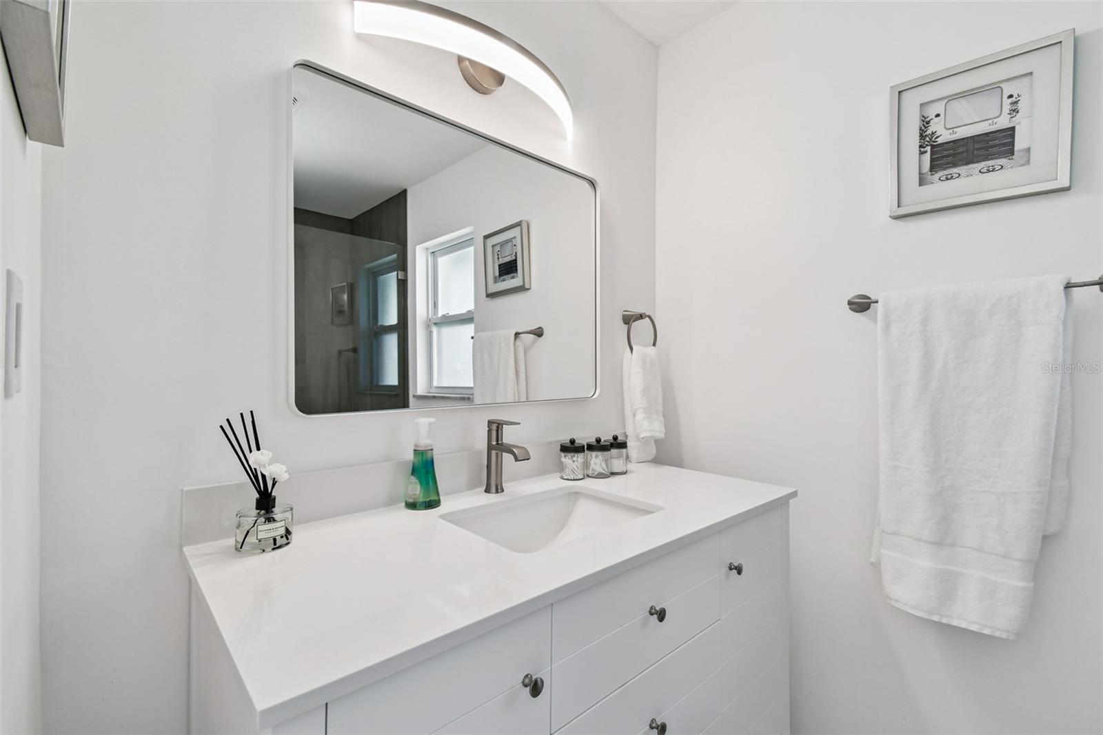 Image 33 of 82 For 340 Palm Island Ne