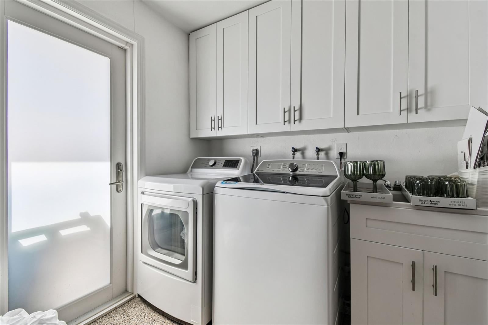 Image 35 of 82 For 340 Palm Island Ne