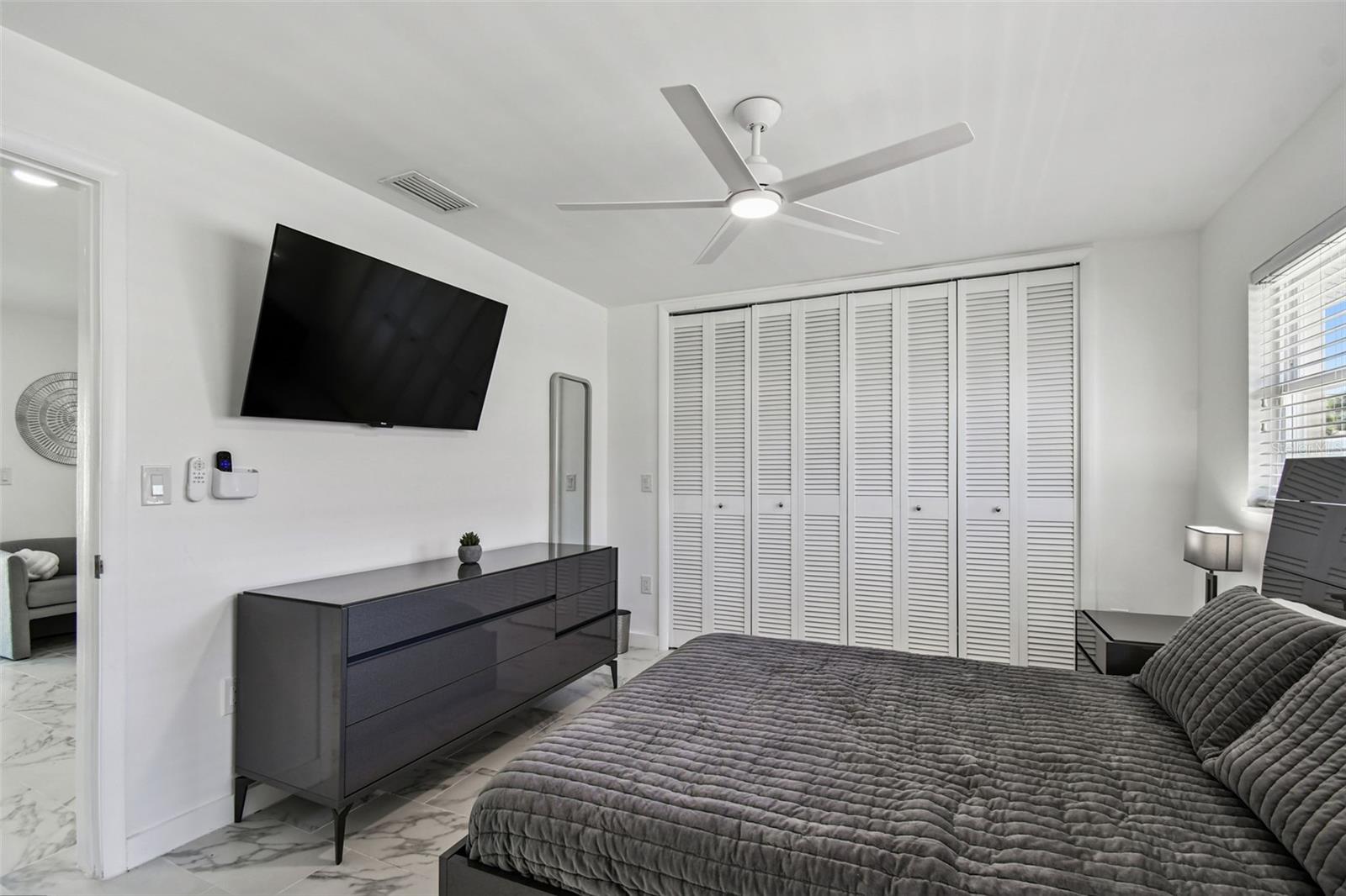 Image 40 of 82 For 340 Palm Island Ne