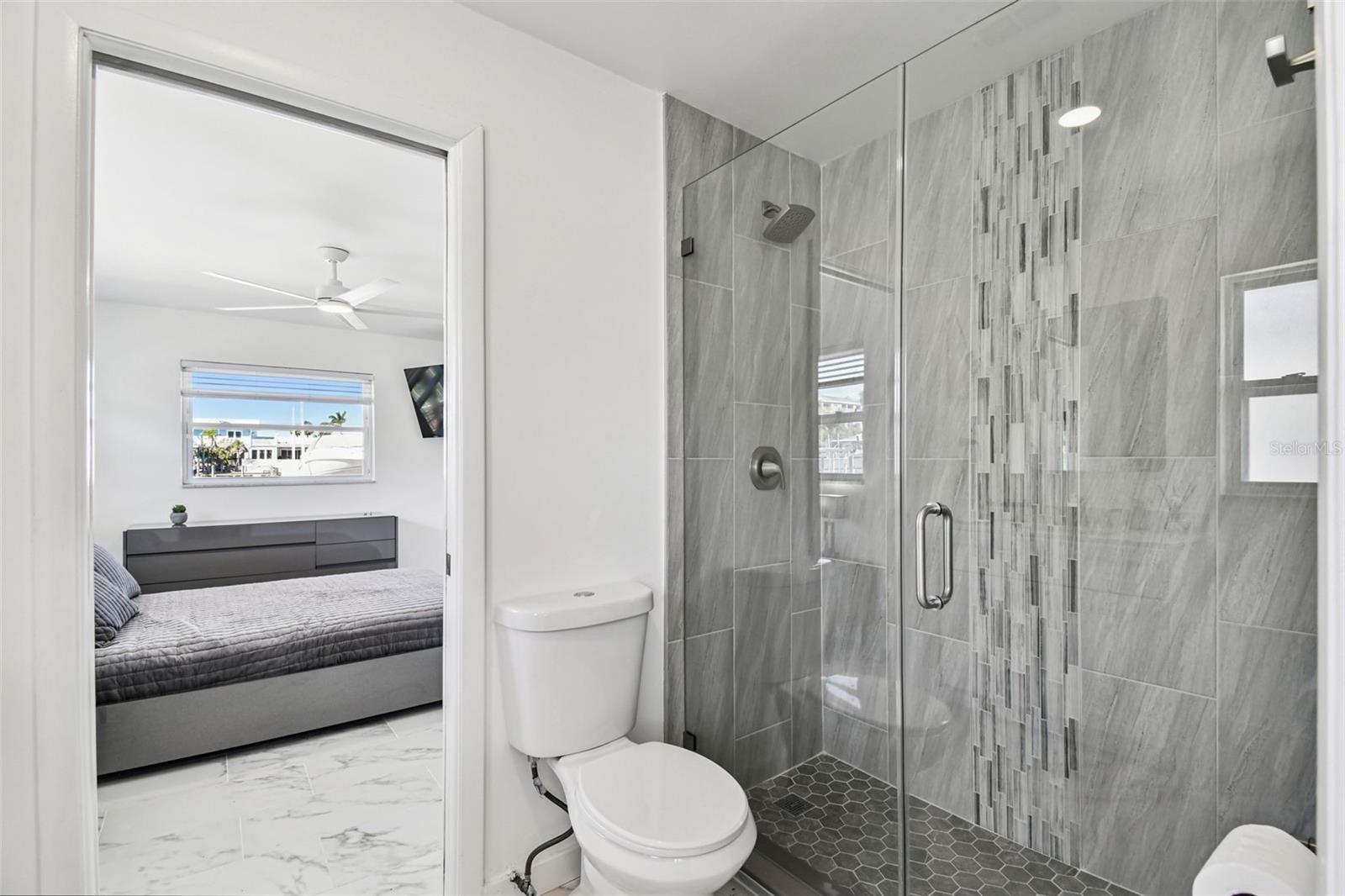 Image 42 of 82 For 340 Palm Island Ne