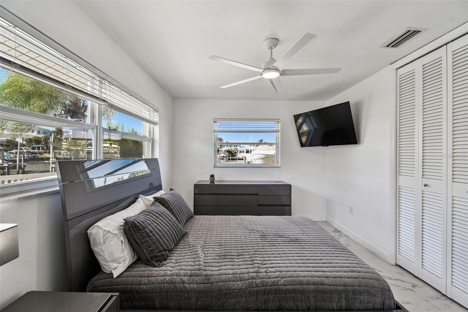 Image 45 of 82 For 340 Palm Island Ne