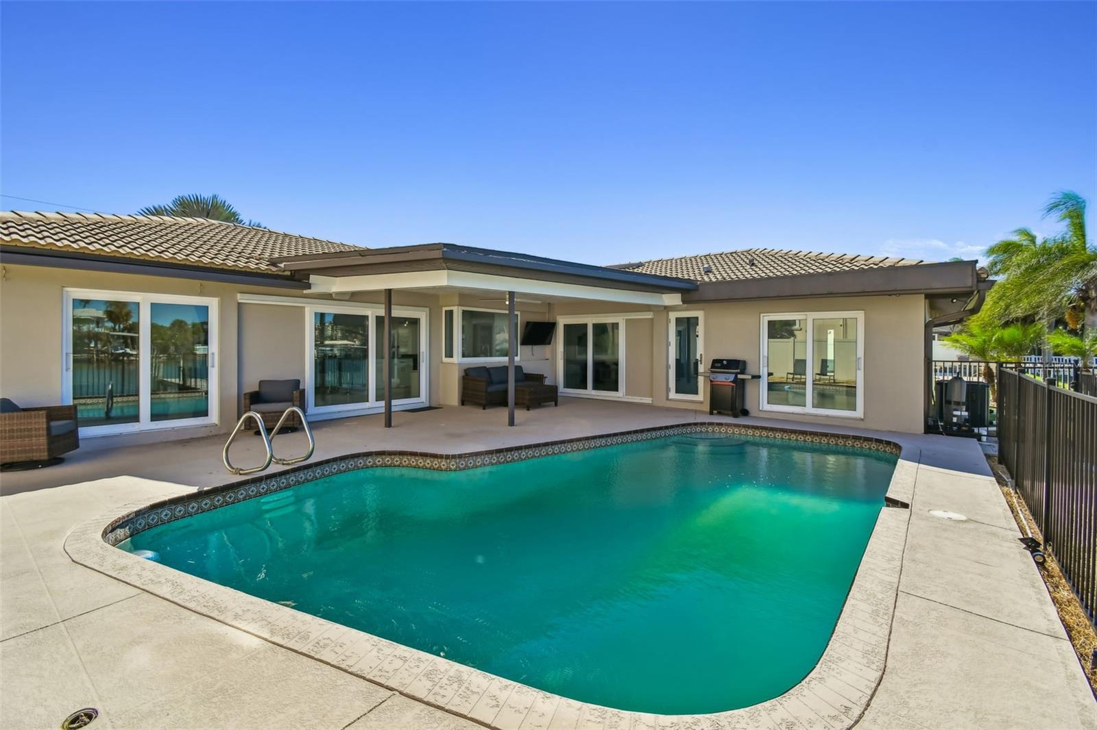 Image 59 of 82 For 340 Palm Island Ne