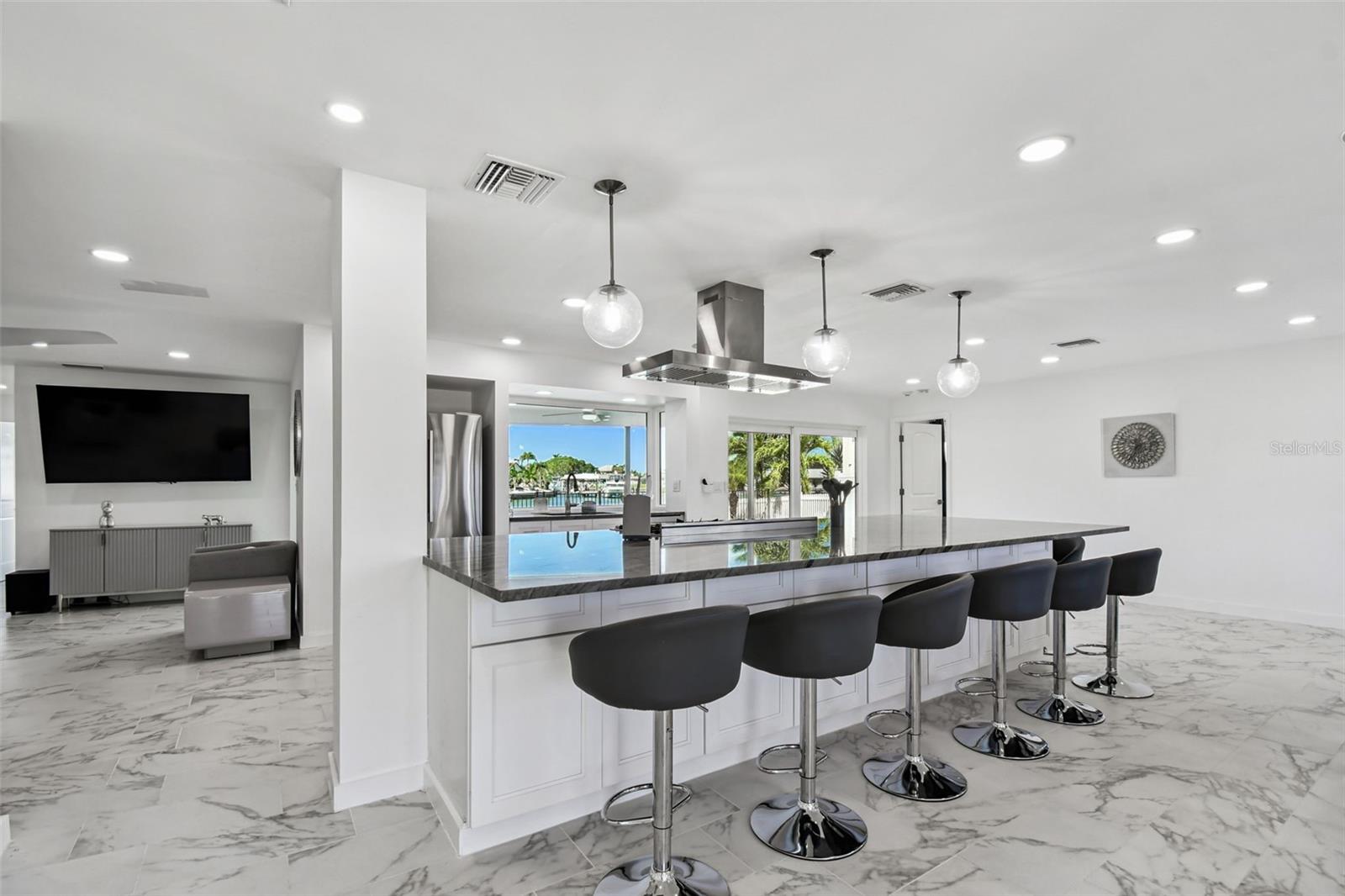 Image 6 of 82 For 340 Palm Island Ne