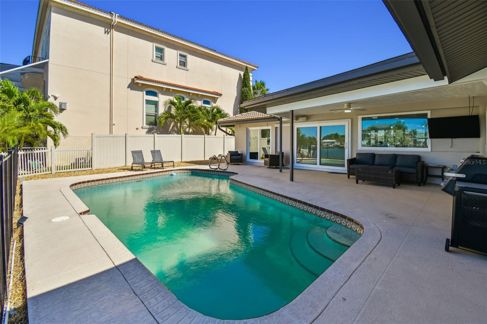 Image 60 of 82 For 340 Palm Island Ne