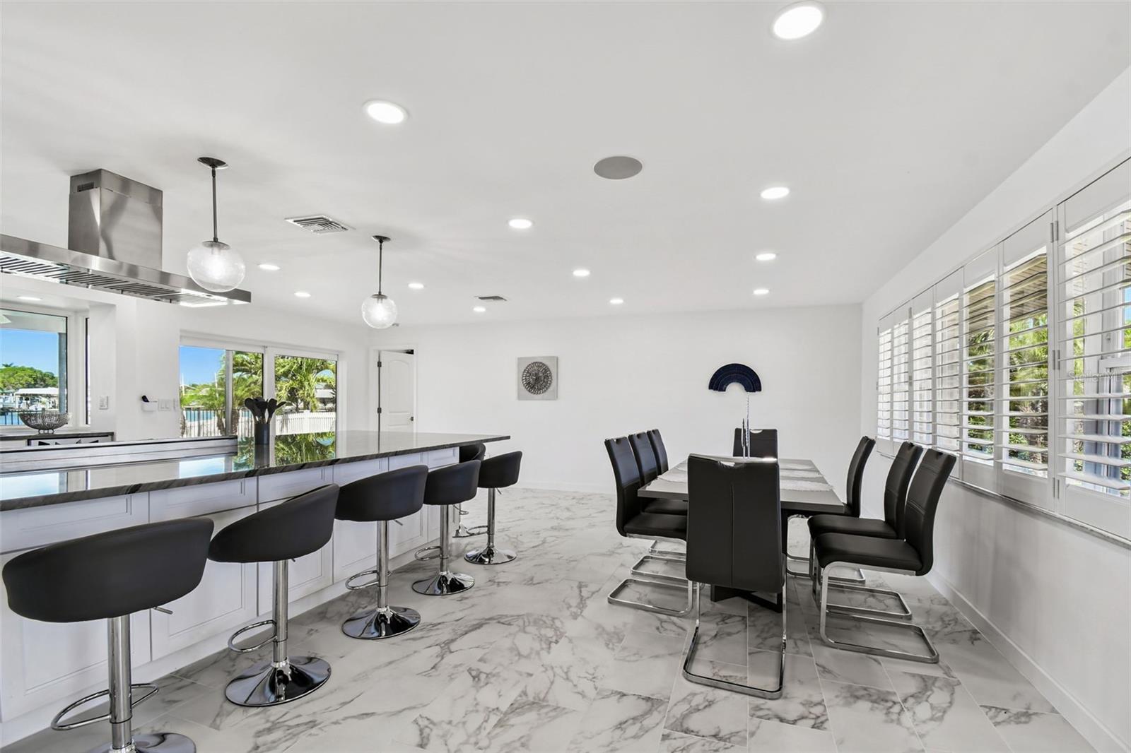 Image 7 of 82 For 340 Palm Island Ne